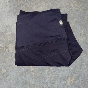 Lululemon cropped wundertrain logo leggings. Size 6